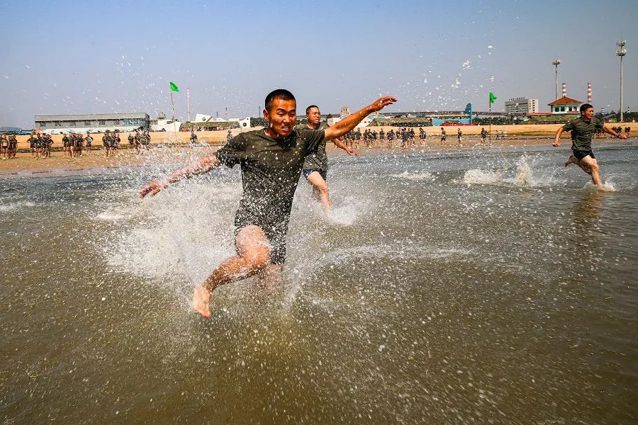 防空尖兵擎天制空大片既视感,防空兵震撼视频