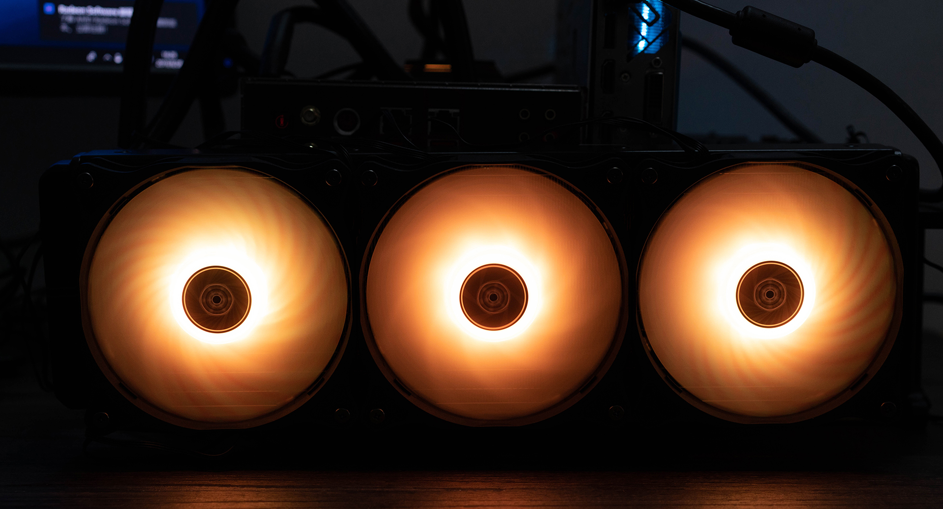 银欣360水冷散热器,压制12代处理器的水冷