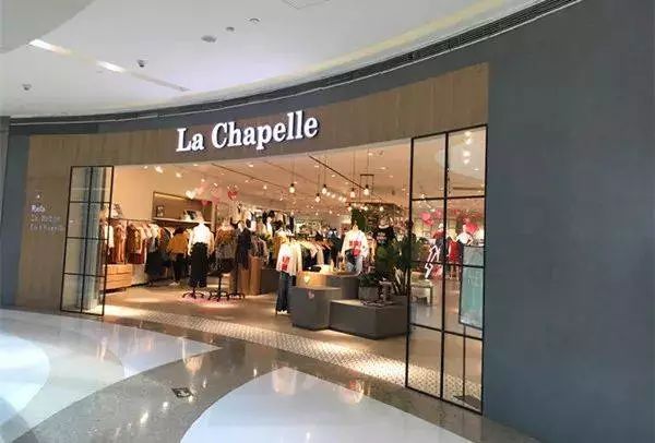 女装巨头倒下千家门店负债72亿,半年亏损5亿的服装店