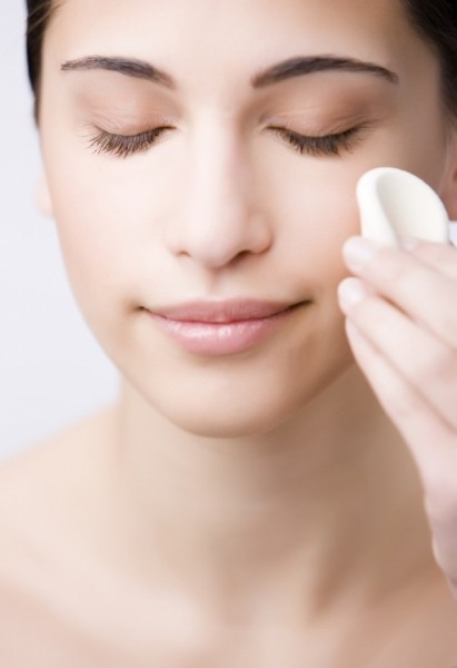 贵妇膏防晒隔离的使用顺序是什么,隔离可以代替防晒霜底妆吗