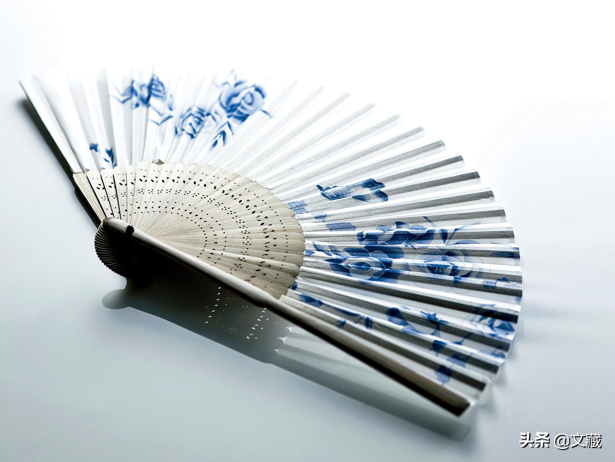 *物文**修复：巧夺天工的外销折扇保护与收藏