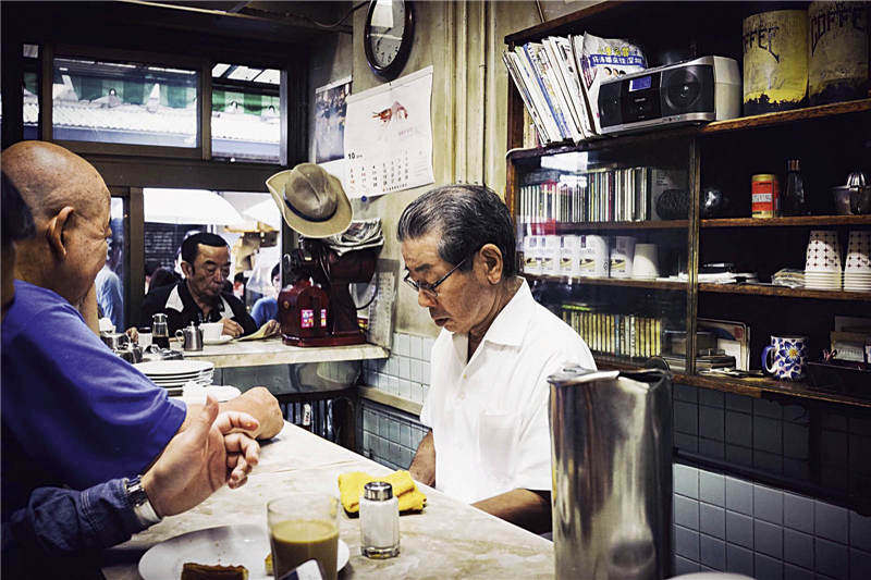 在咖啡馆办公是什么感受,为什么很多人喜欢在咖啡馆里工作