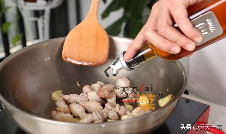 竹笋烧肉什么时候放竹笋最好,莴笋和竹笋一起烧肉怎么烧更好吃