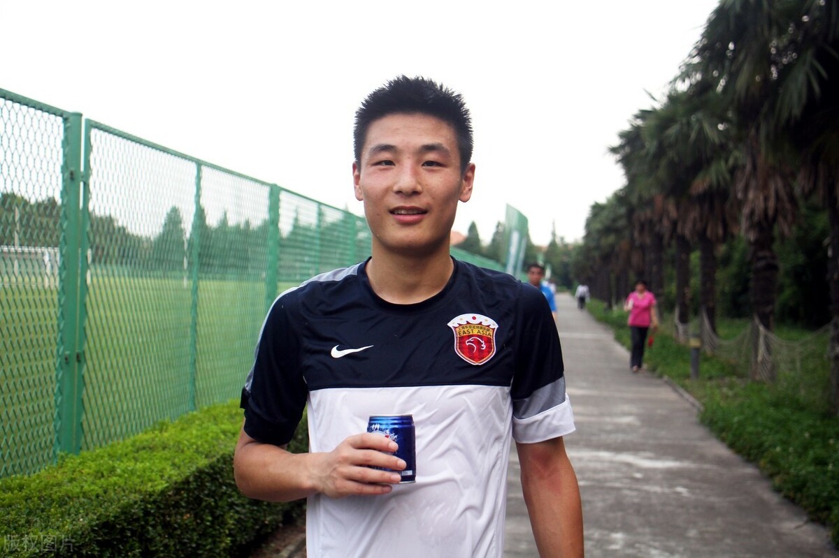 把足球教练当作教父，或者老师的职业就是中国男足失败的根源