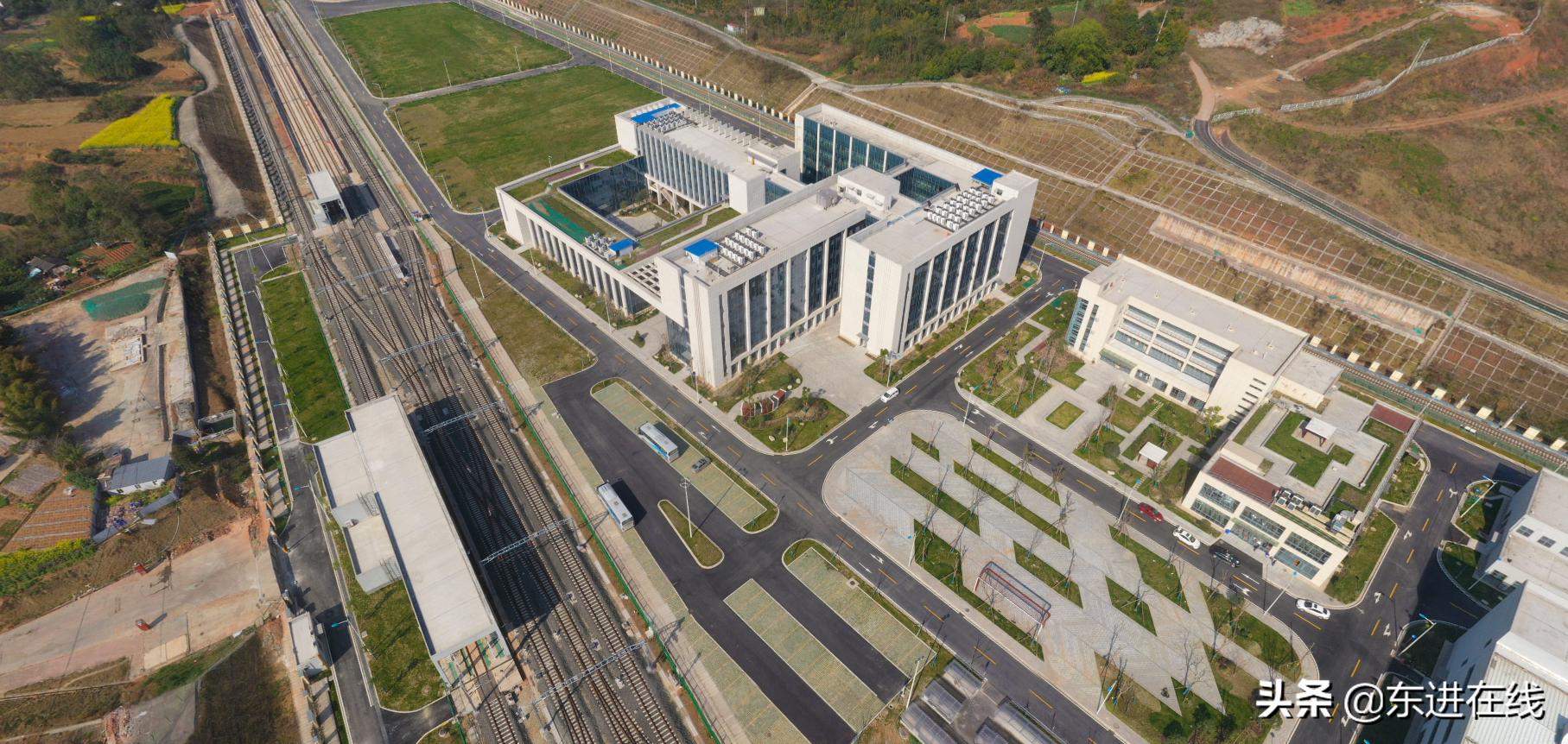 堪比20个足球场!成都地铁18号线—列车之家