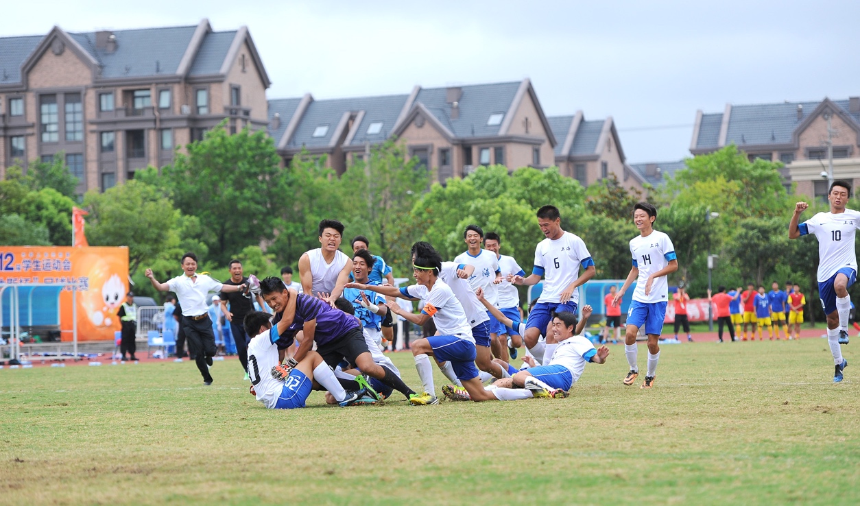 做好人读好书踢好球,做好人读好书