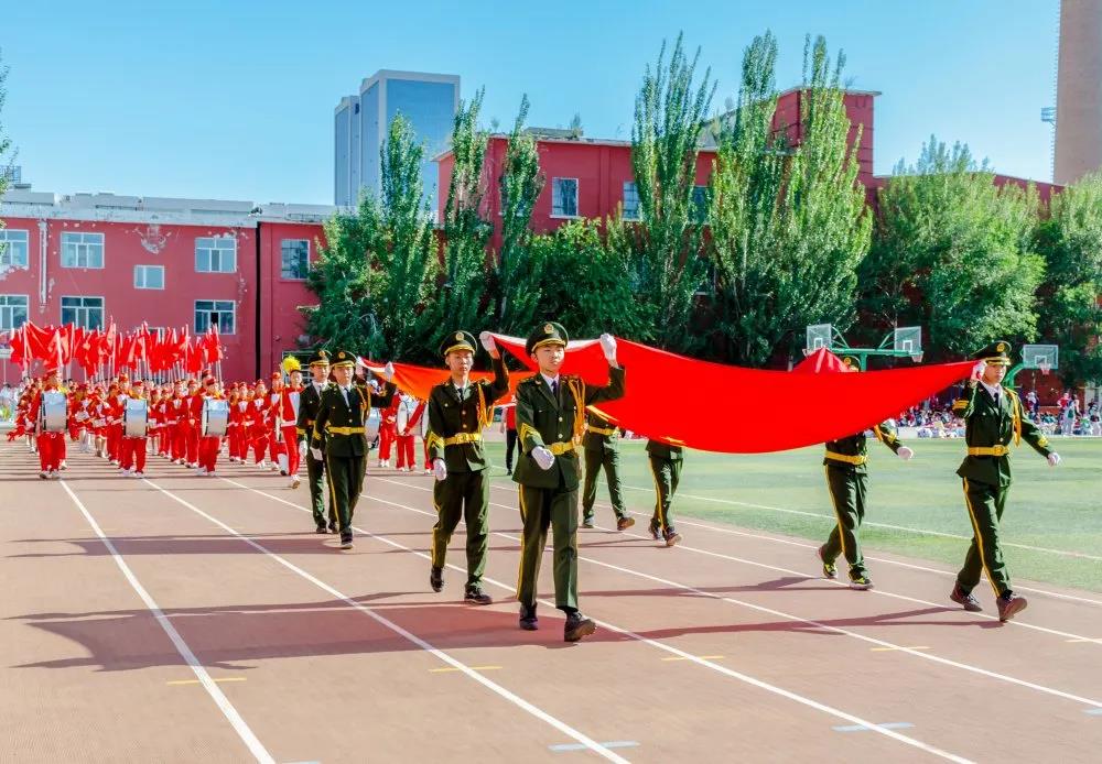 童心向党主题运动会入场,童心向党校运会开幕式