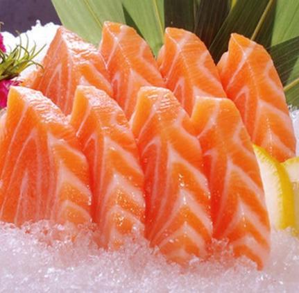 日本吃寿司全是中国人,中国人在日本吃生鱼片