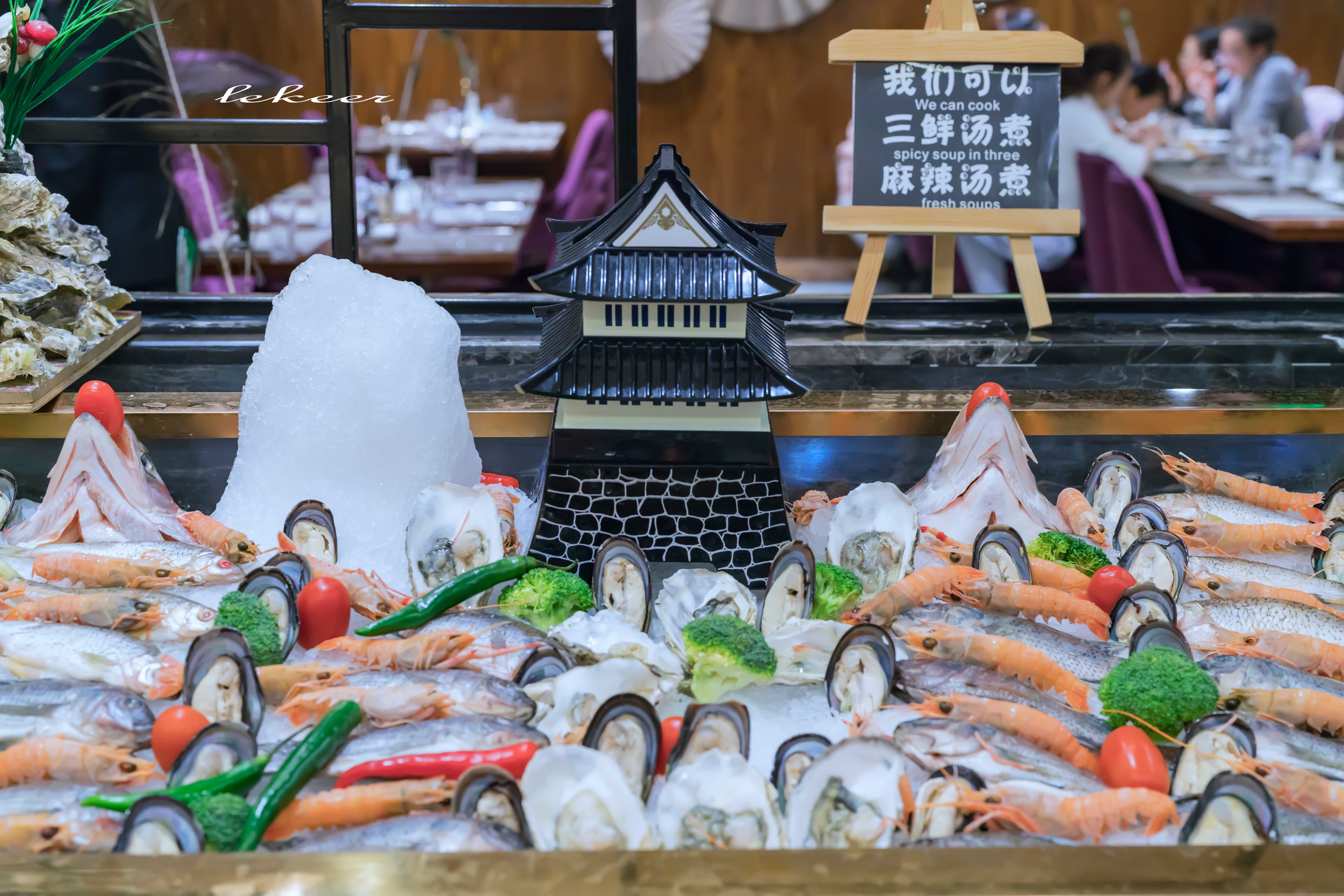 以成都人发誓冬季的乌市体感远比成都舒服而且美食美女也巨多