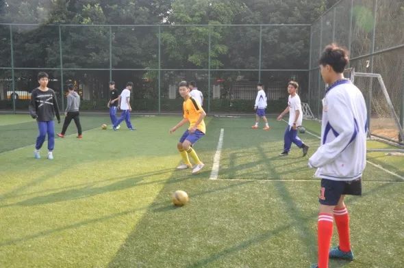 笔韵墨香放异彩，丰富舞台漫云中——广州市白云中学欢迎您