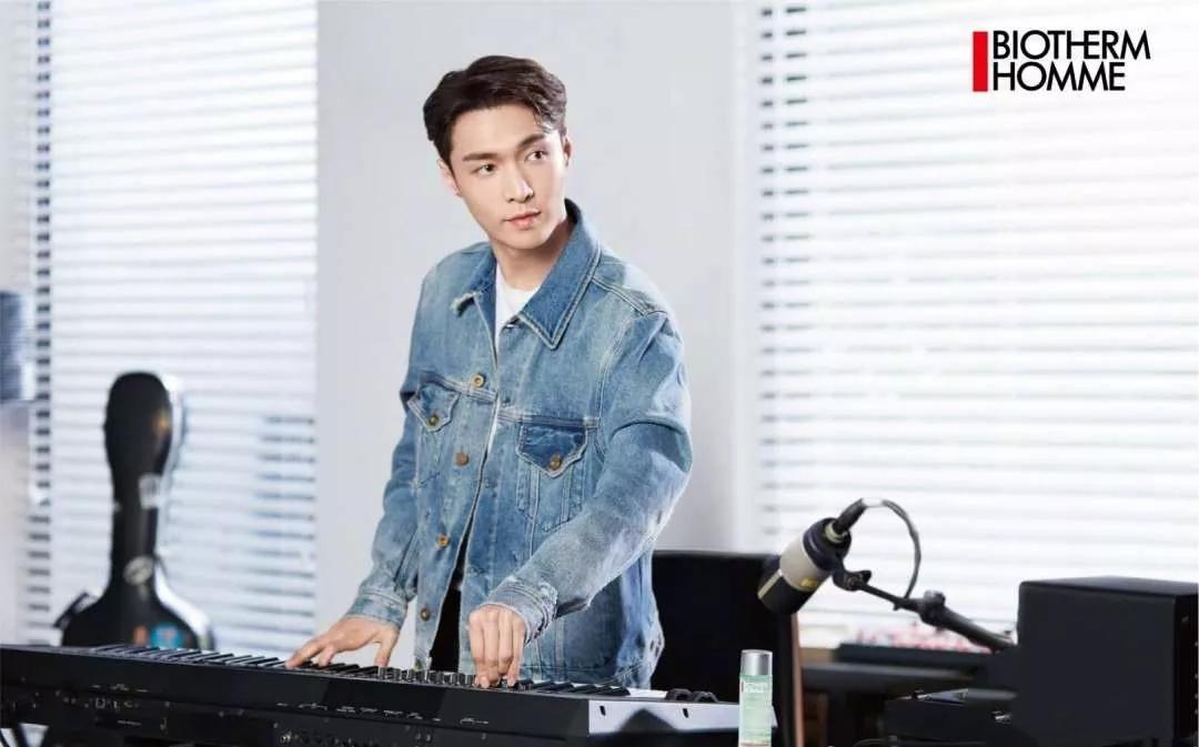 张艺兴努力的练习经历能把你看哭,张艺兴努力努力再努力带文字图片