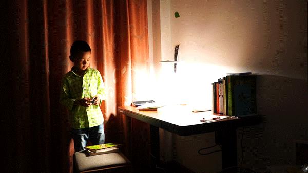 一年半后再选择,基础升级功能多,——一款孩视宝台灯使用感受