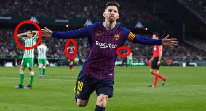 梅西进球跪地膜拜,梅西阿根廷球迷全场膜拜