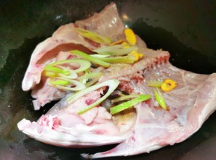 鱼头汤怎么做才能汤白,鱼头汤怎么做鱼汤鲜