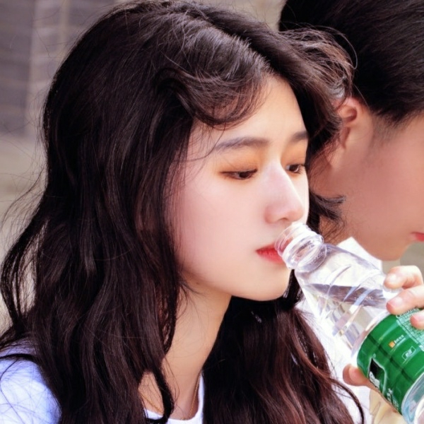 情侣头像是给对方的一个安全感,情侣头像温柔且坚定善良并勇敢