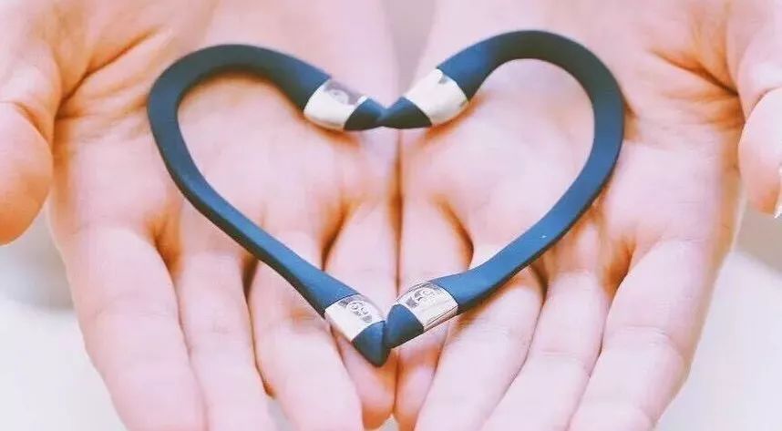 真的不是来搞笑的，樱花妹对小V脸的执着我是真的服！