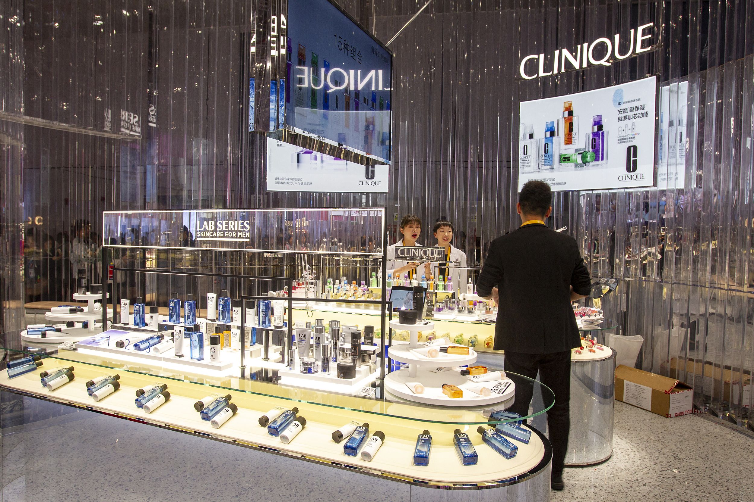 化妆品吹牛简史：欧莱雅8天奇迹被罚20万，韩束称越晒太阳越白