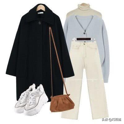 黑色中长款大棉衣穿搭高级感,黑色棉衣显瘦遮肉