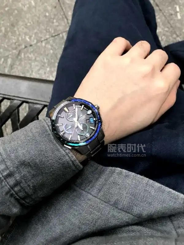 网友晒自己微信好友数量,网友晒1300手表