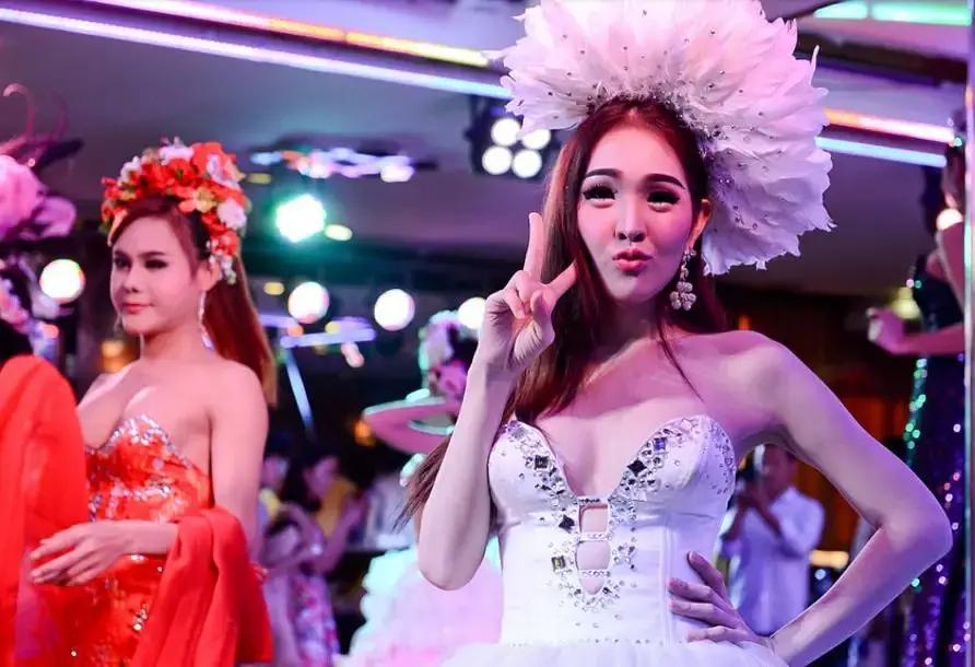 这部泰国人妖纪录片，绝对颠覆你对变性人的认知