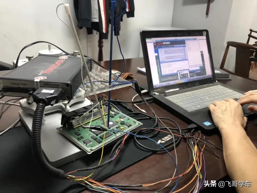 维修汽车电脑板多少钱,汽车大灯电脑板维修教程