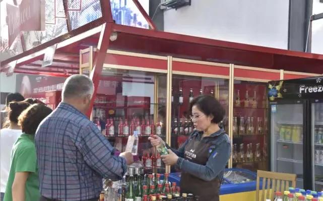 长白山父亲节新款“游戏”温情上线：足球、美食、夏至连连看