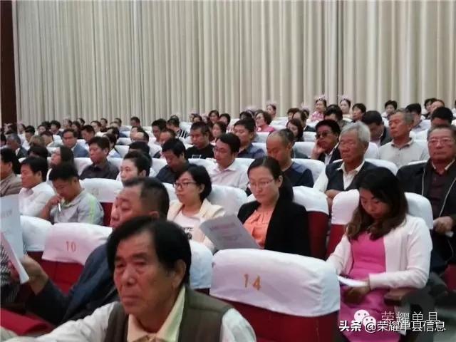 大衣哥朱之文的家乡：88岁的赵鸿燊能倒立、骑独轮车