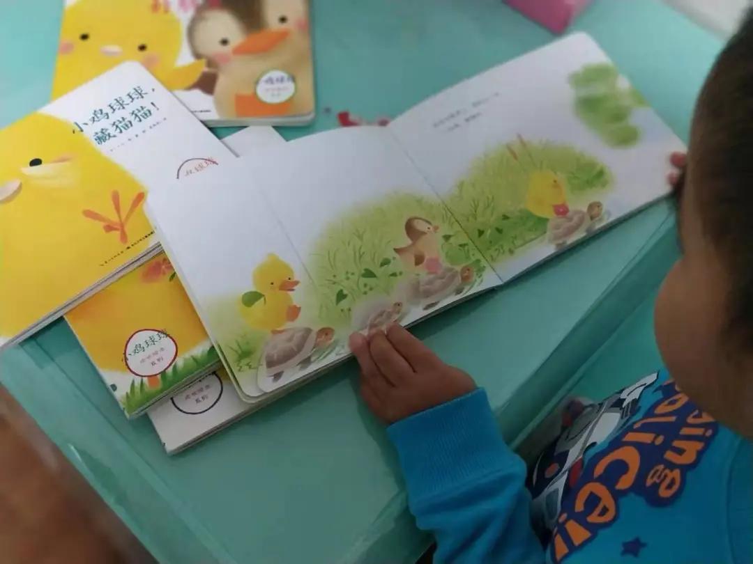 给孩子讲绘本加入互动游戏,和孩子互动讲绘本