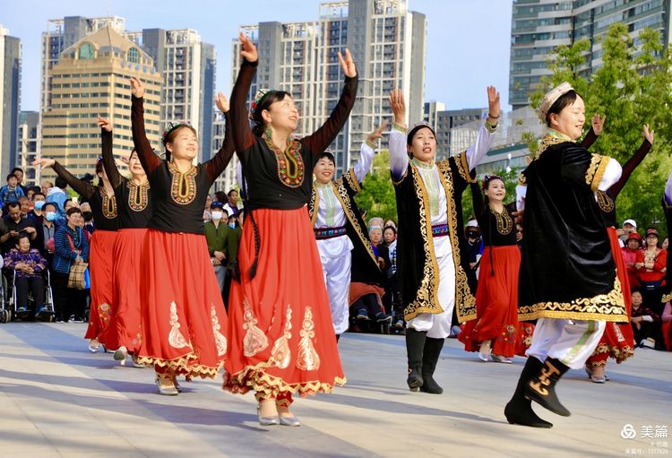 洛阳牡丹广场新疆舞视频,洛阳牡丹广场爵士舞