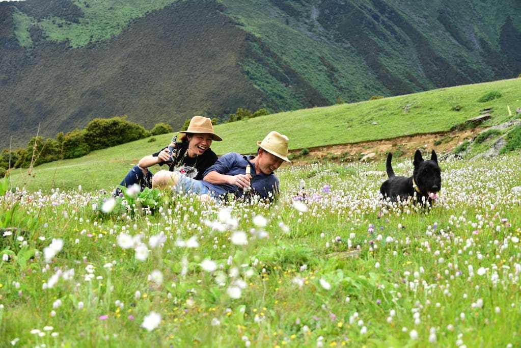 四姑娘山看雪山民宿,在四姑娘山玩住哪里