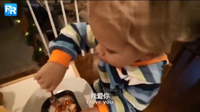 男孩暖心告白妈妈,男孩温情表白妈妈