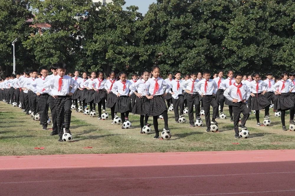 小学校园足球比赛的超燃时刻,漯河小学足球比赛的视频