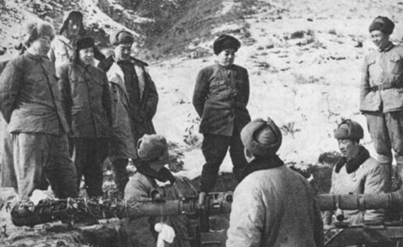 1952年朝鲜战事正紧，彭德怀不回国治病，陈赓向中央“告他一状”