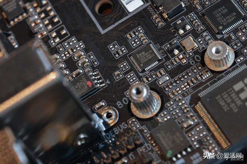 mini-ITX主板该怎么做成旗舰？来看看技嘉Z490IAORUSULTRA