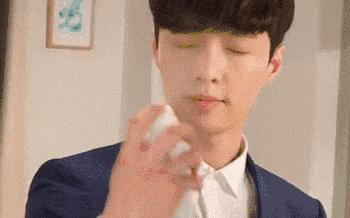 明星推荐喷雾补水仪,雅漾理肤泉补水喷雾