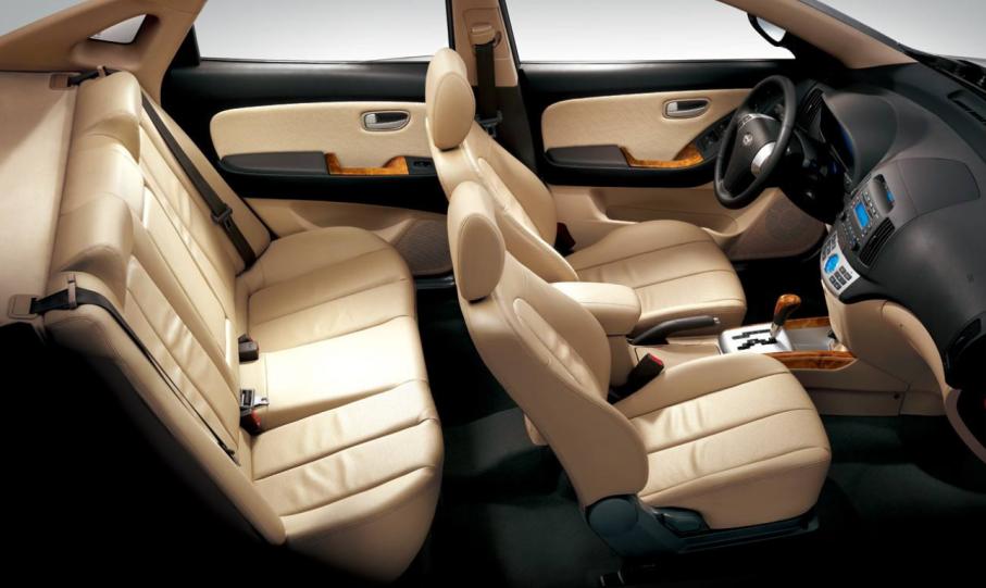 浅色内饰怎么保护,内饰深度清洁保养步骤