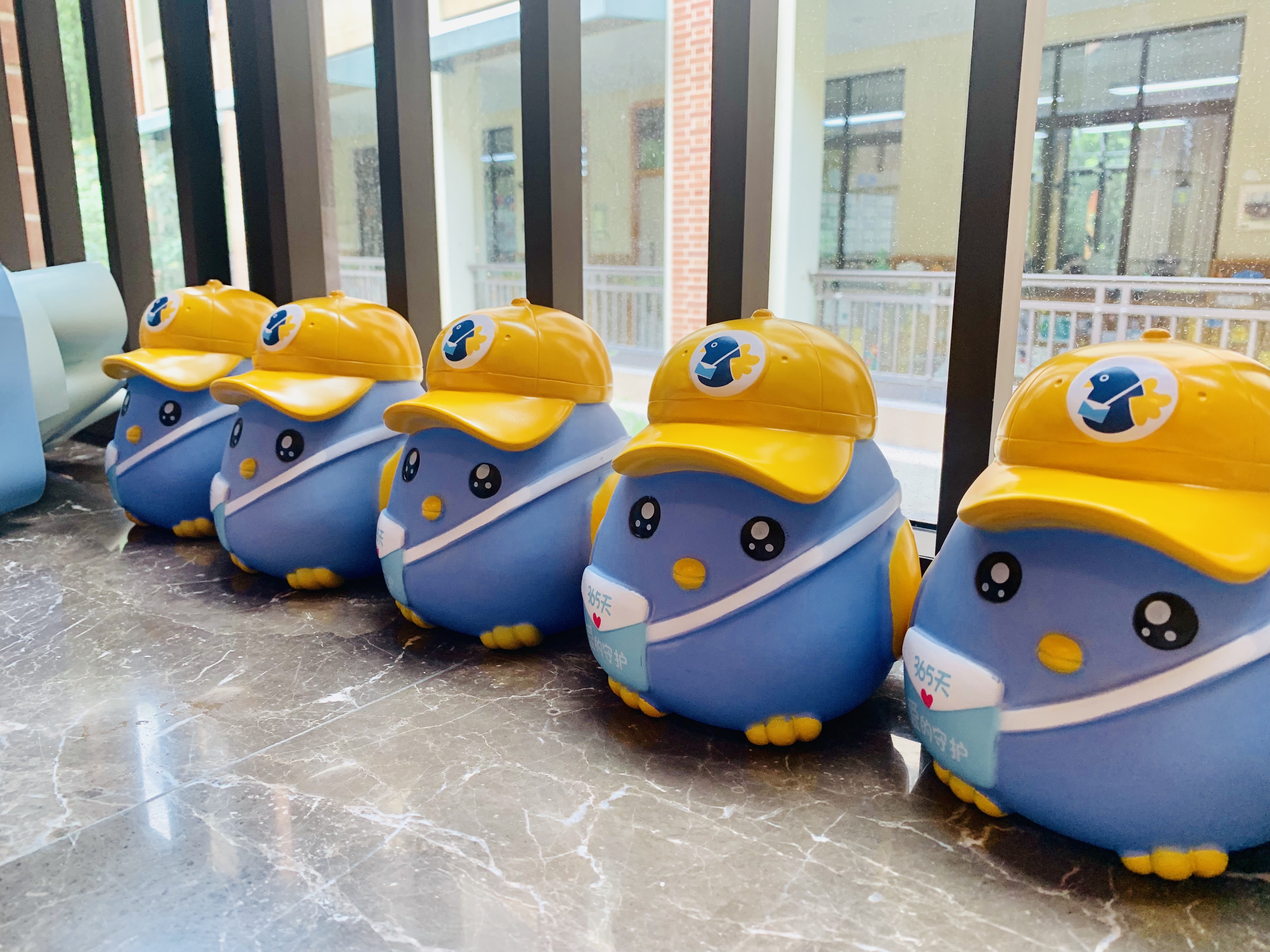 浙江少儿频道与绿城亲亲学校合作”成长树计划“用365天坚持爱