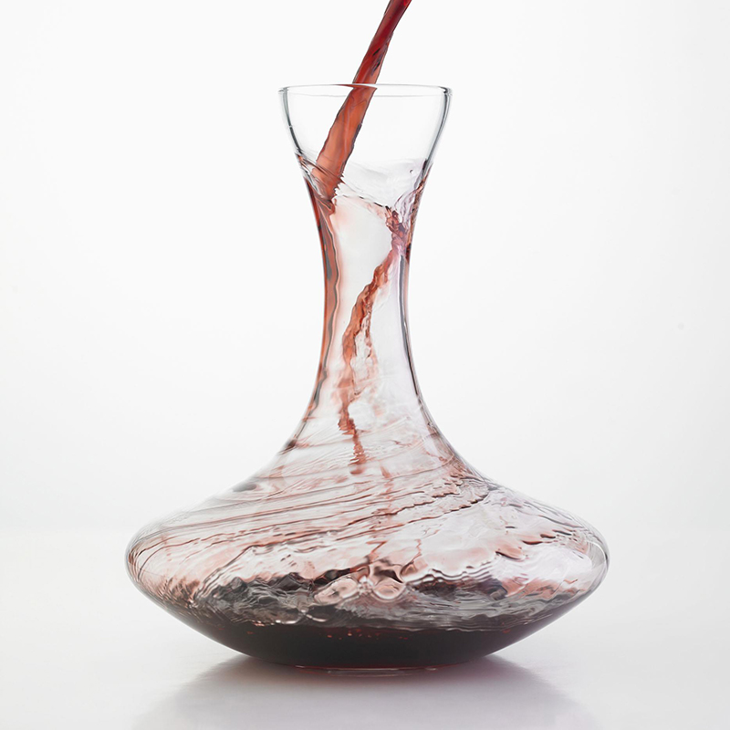 倒入醒酒器里的酒没喝完怎么保存,倒入醒酒器里的红酒可以放多久