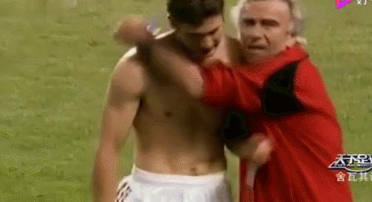 足青的整点报时天下足球的二十年属于每个球迷的二十年