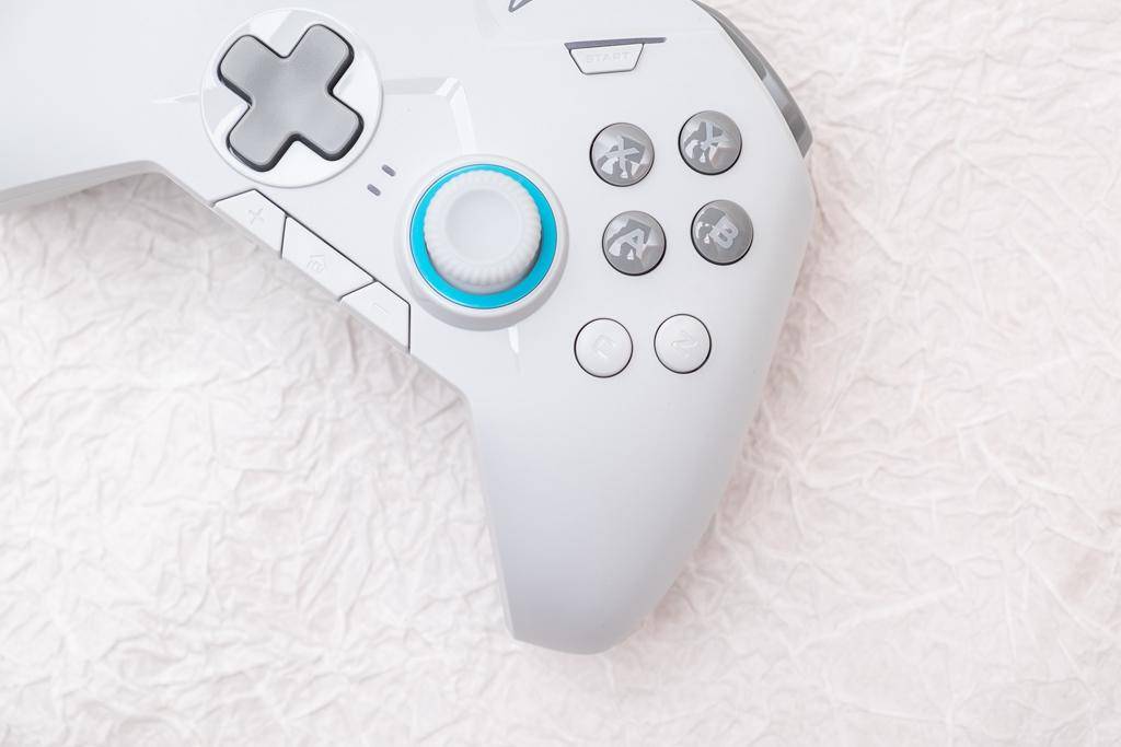 飞智黑武士2无线游戏手柄,飞智黑武士2多模板全面测评