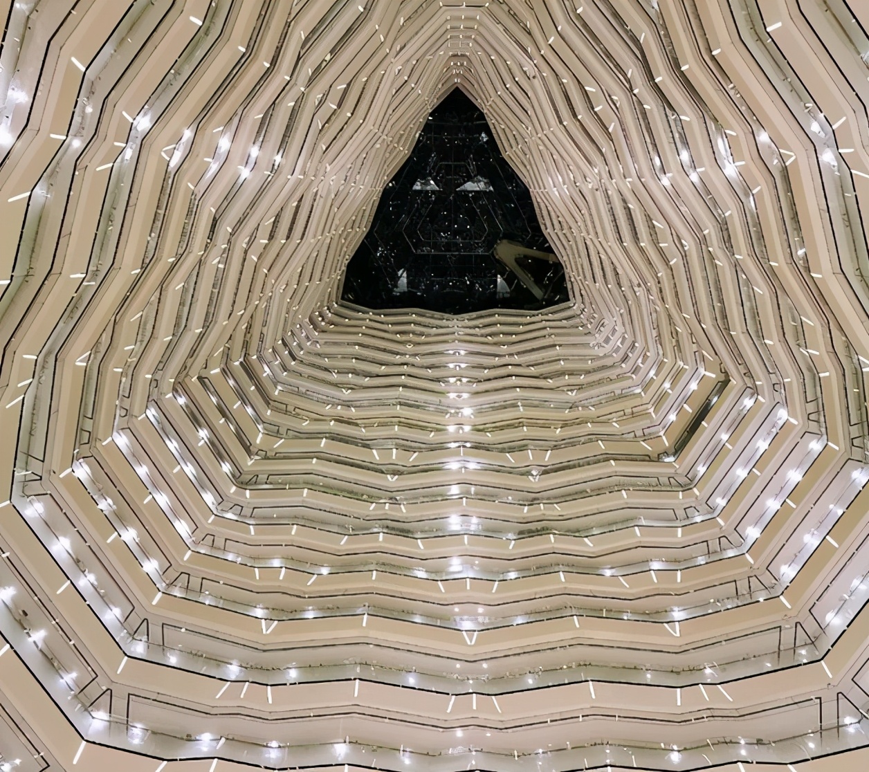 2020年适合广州“名媛群”开房开趴的酒店指南