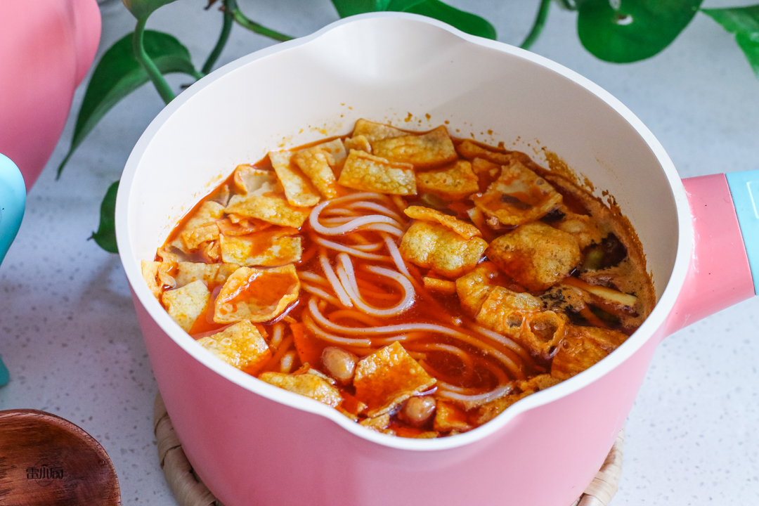 好欢螺加辣加臭螺蛳粉的正确煮法,李子柒柳州螺蛳粉的正确煮法视频