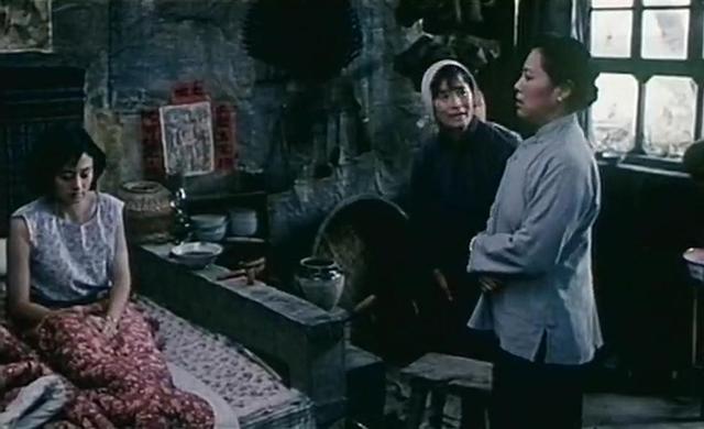 《香魂女》13岁圆房,沦为丈夫和情人泄欲的工具:女人的隐痛