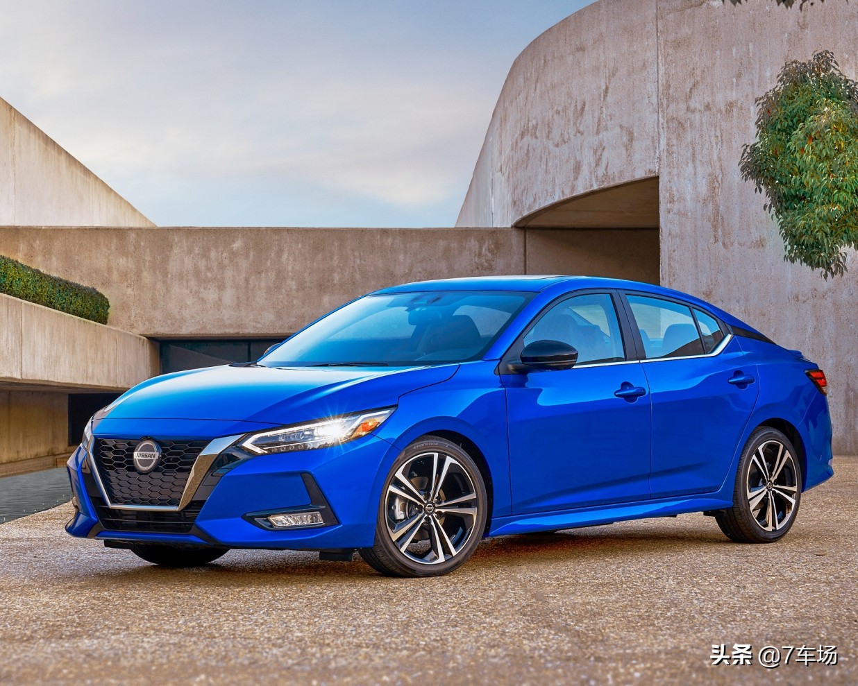 轩逸2022款122马力和135马力,尼桑经典轩逸改新款
