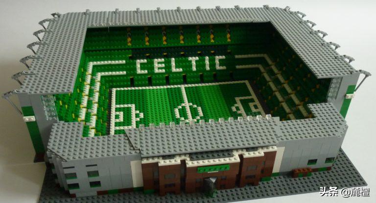 乐高曼联老特拉福德足球场,用积木拼足球球场