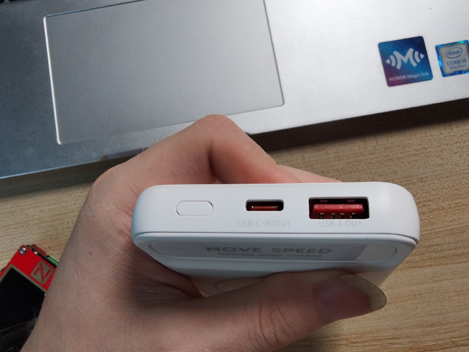 磁吸充电宝实测无线充最新款,无线磁吸快充充电宝测评