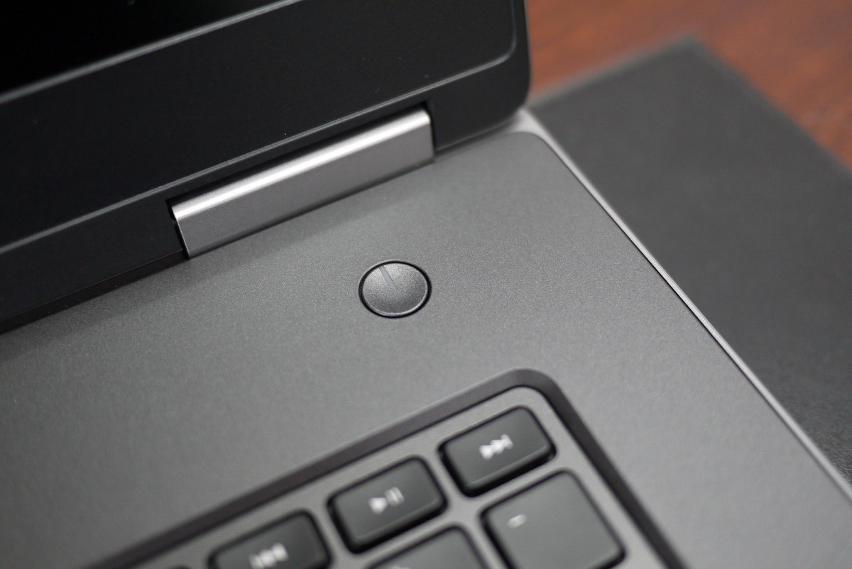 戴尔移动工作站precision7760拆机,dellprecision7510工作站拆机