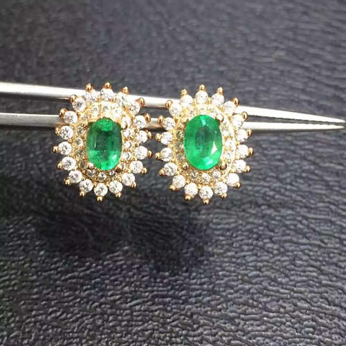 祖母绿宝石，好运和幸福的代表者，送给你令人迷醉的一抹鲜艳的绿