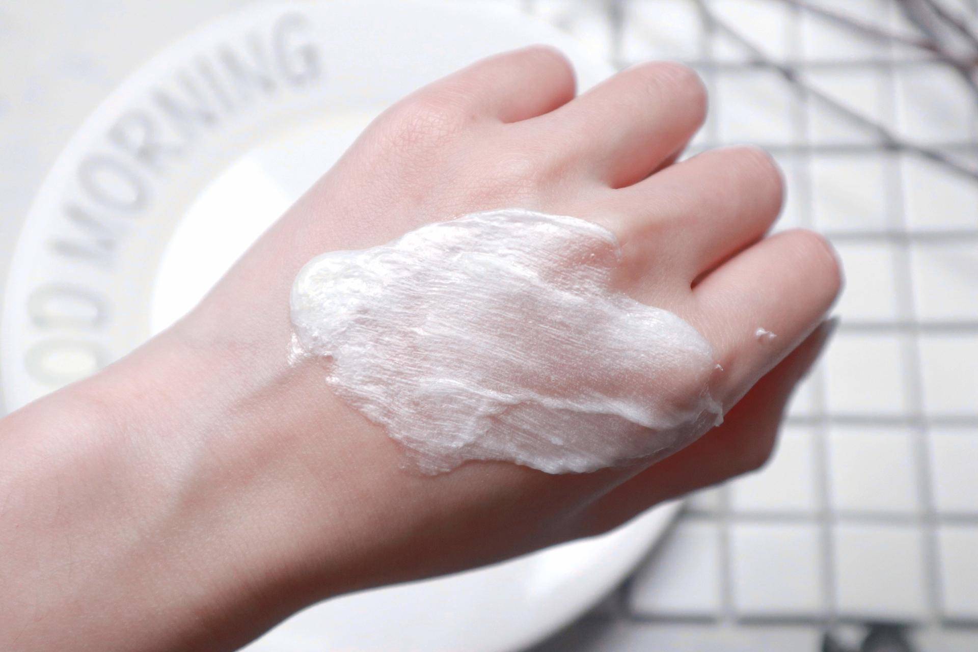 轻柔洁净水润焕颜洗面奶,深层清洁保湿洗面奶sk2