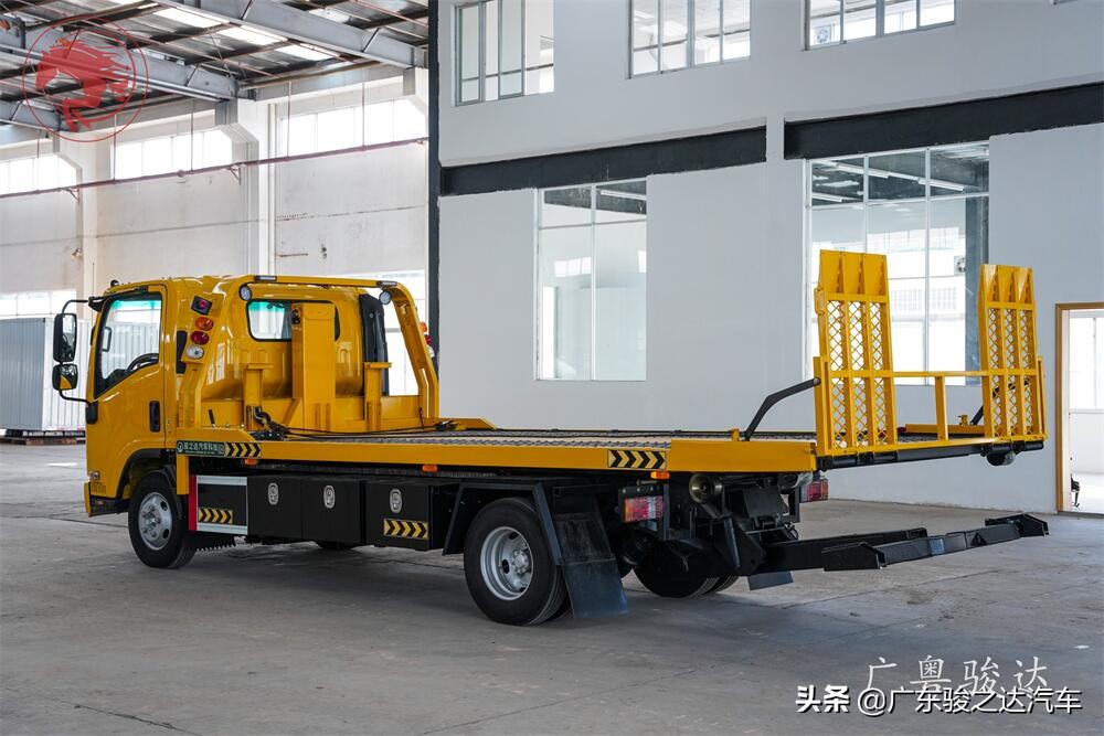 湖北蓝牌清障车厂家多少钱,湖北大型清障车价格多少钱一辆